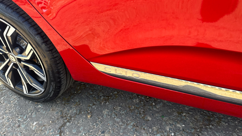 Renault Clio 1.0 TCe 90 SE Edition 5dr Petrol Hatchback